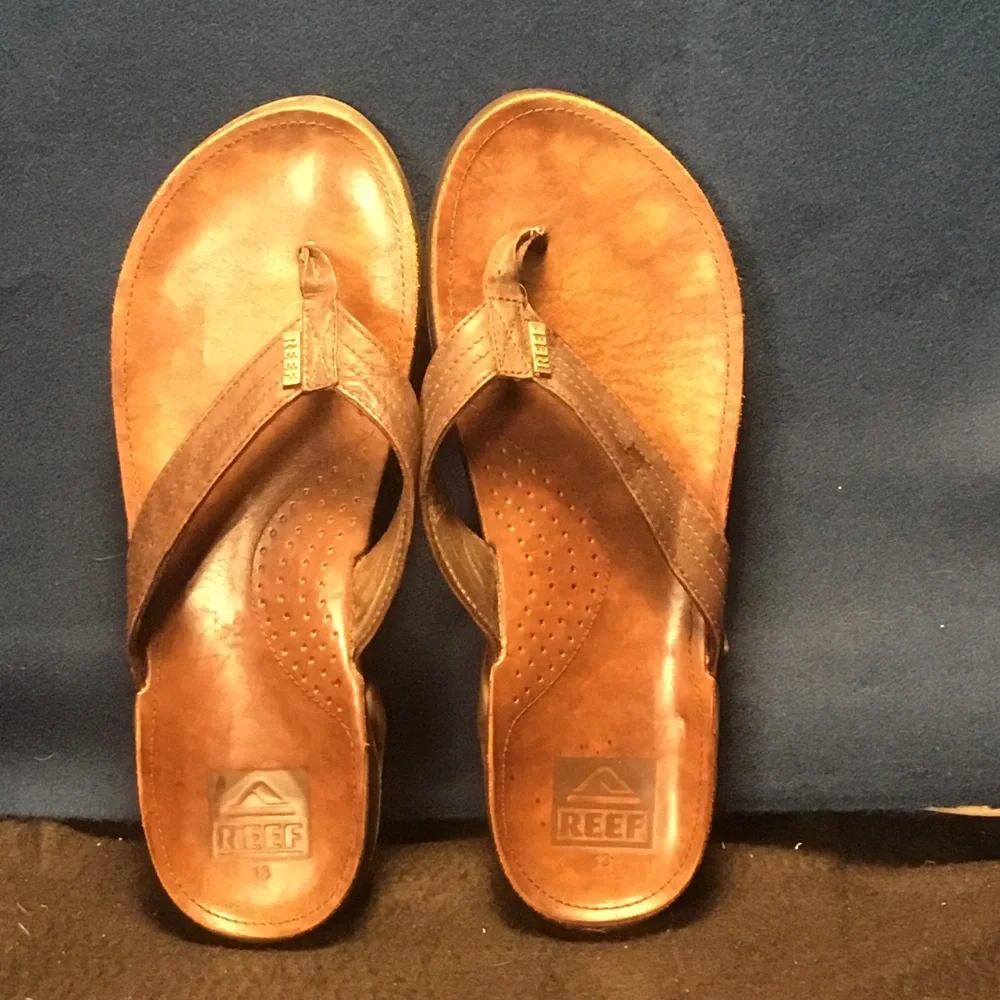 Reef Men's Cognac Leather Flip-Flops Style B16 SPV Like new Men’s 13 (euro 46)